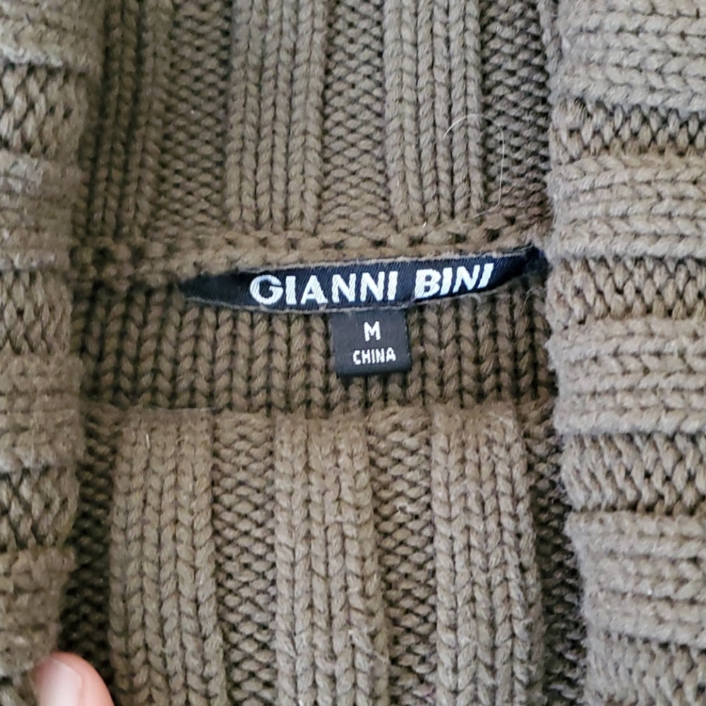 Sweater - Picture 2 of 3